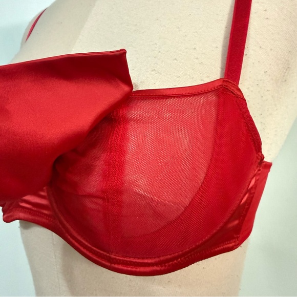 Victoria’s Secret Bling Rhinestone Bra 34D Red - Picture 4 of 6